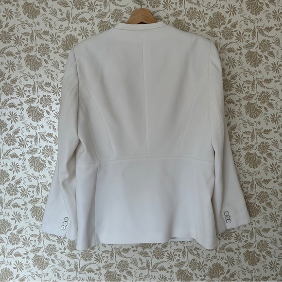 Elie Tahari Cream Blazer – Size 16, Classic & Chic - Picture 5 of 7